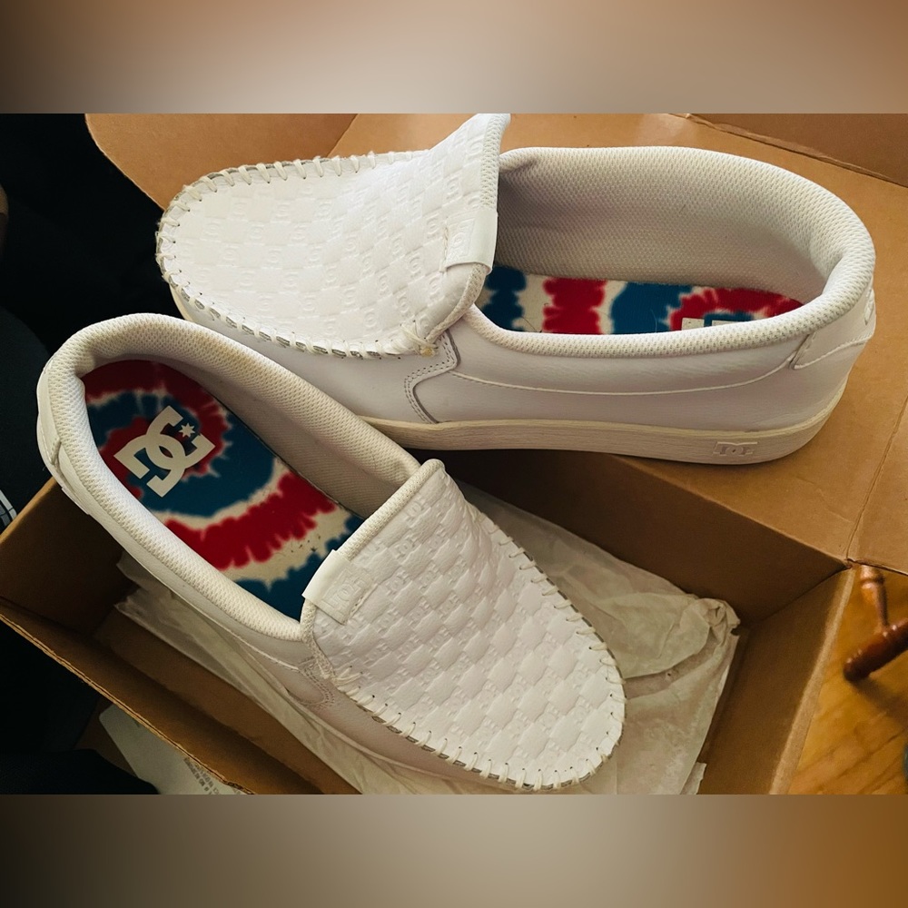 DC Villian TX White on White Leather Shoes, Red Wht & Blu Inserts Mens Sz. 11
